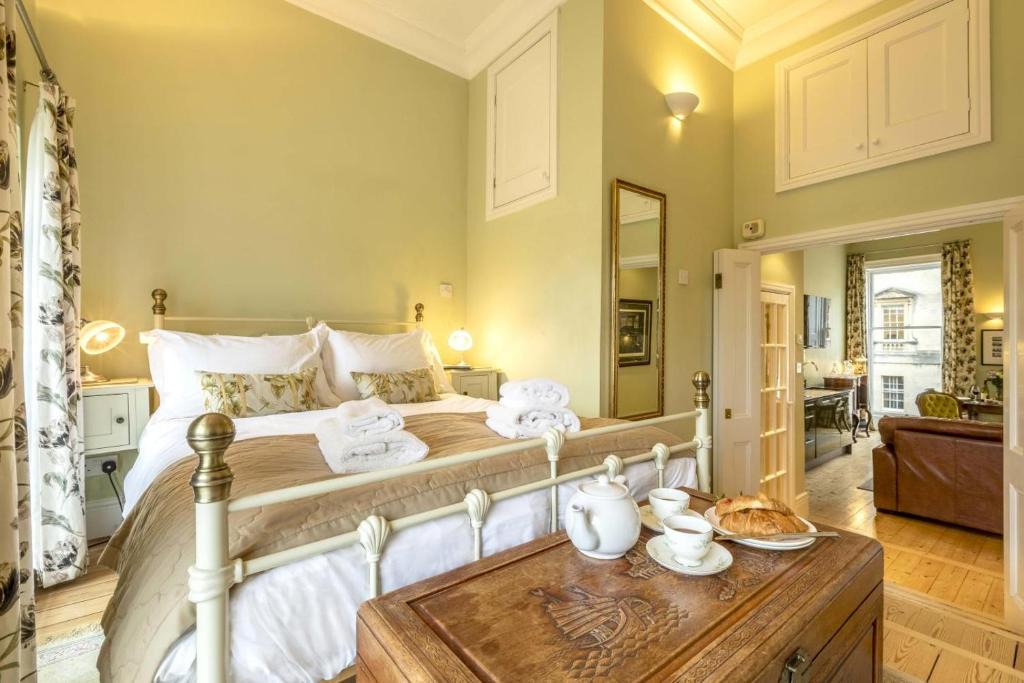 Upper Town Apartment | 1 Bed in Bath oc-bhr5