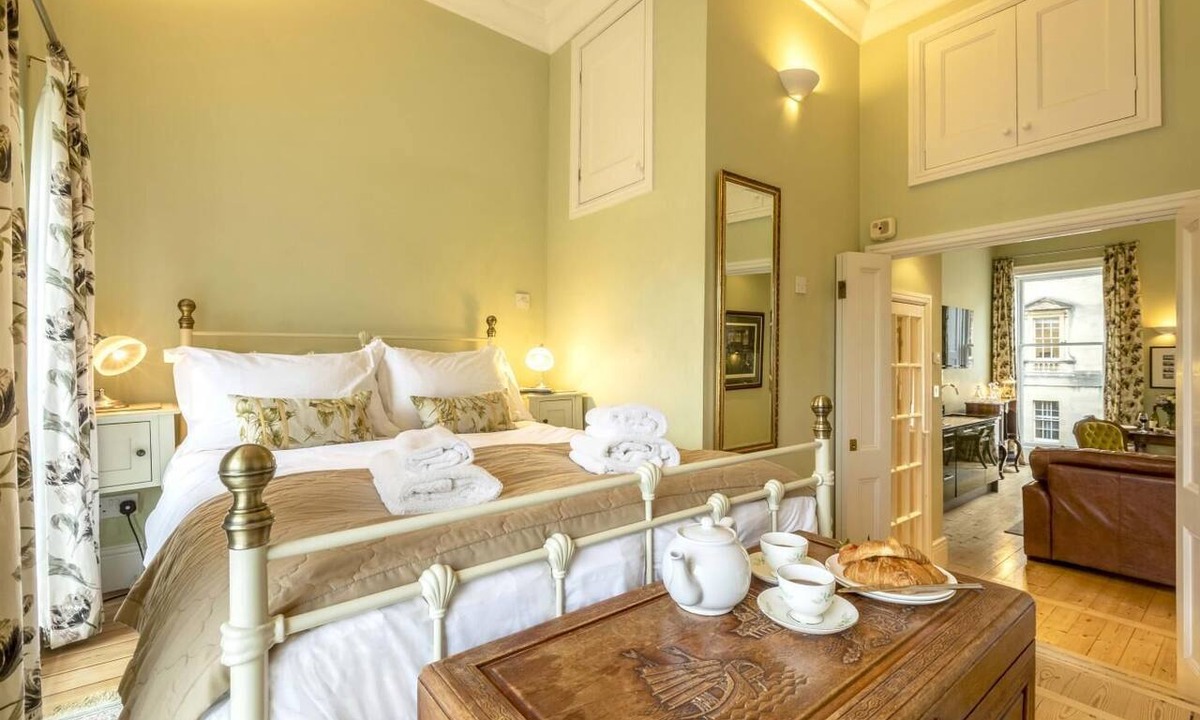 Upper Town Apartment | 1 Bed in Bath (oc-bhr5)