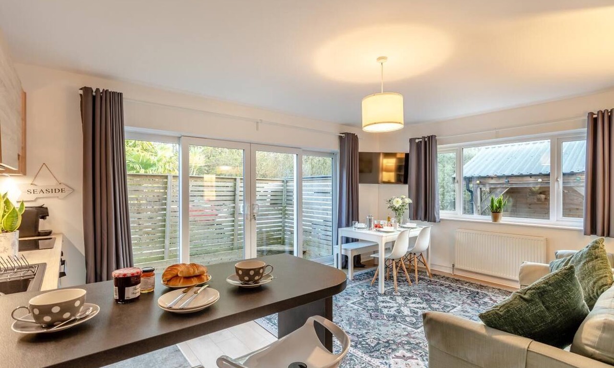 Exmouth House | 1 Bed in Exmouth (oc-c33052)