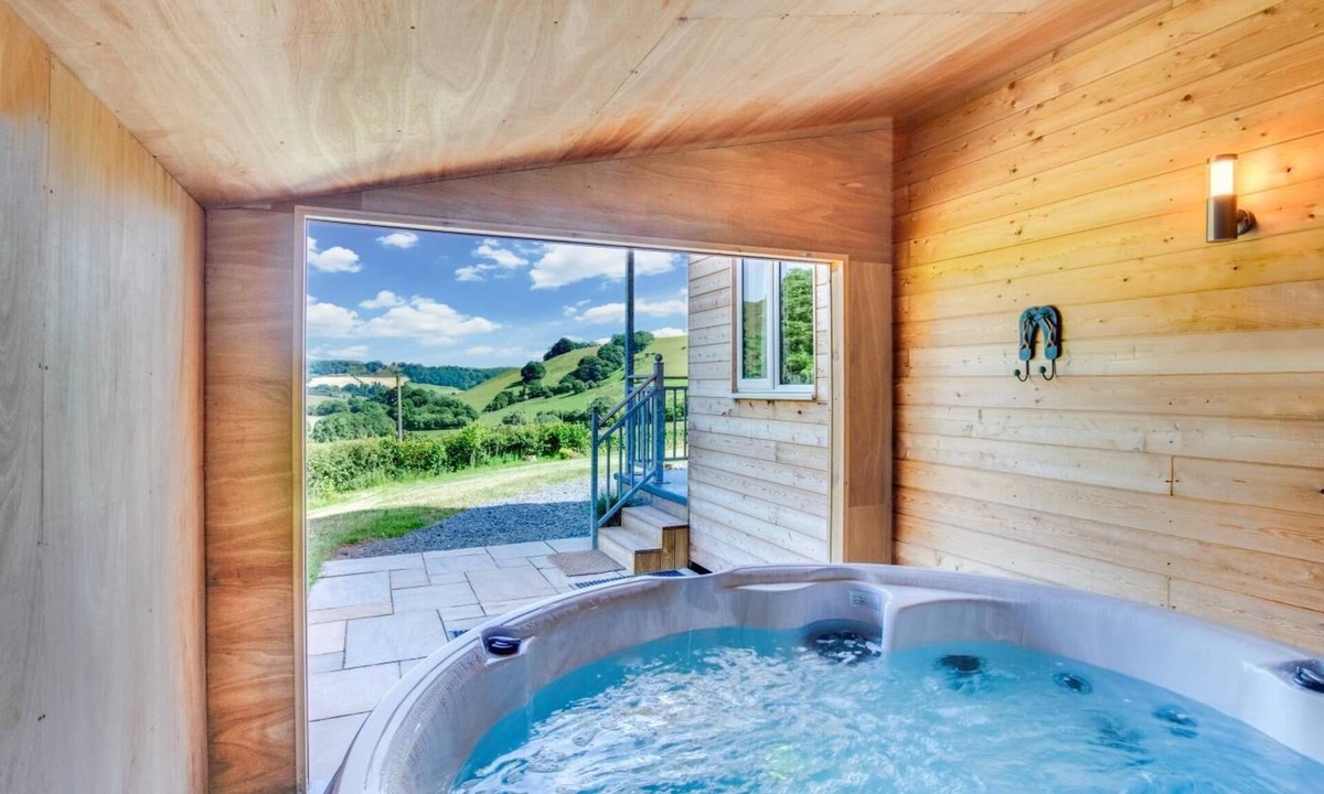 Brecon Ski Chalet | 1 Bed in Lower Chapel (oc-waa396)