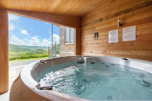 Brecon Cabin | 1 Bed in Lower Chapel oc-waa906