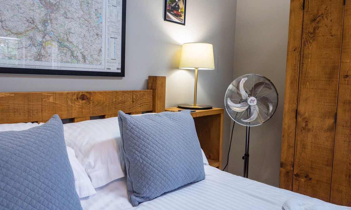 Two Dales Apartment | 1 Bed Studio in Two Dales, Near Matlock & Bakewell