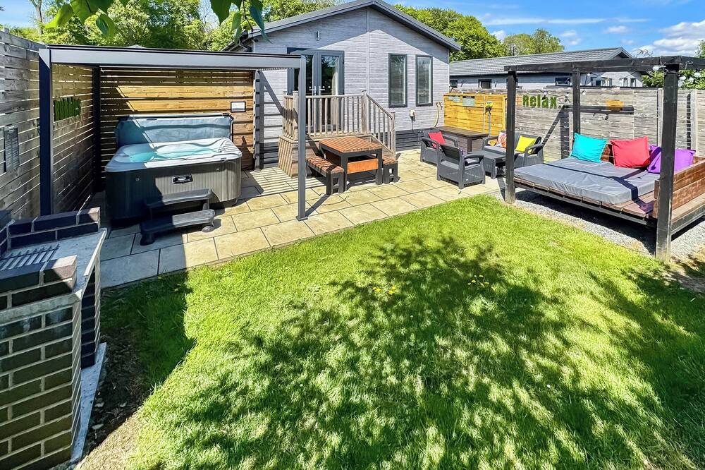 Raywell Ski Chalet | 1 bedroom accommodation in Raywell, Beverley
