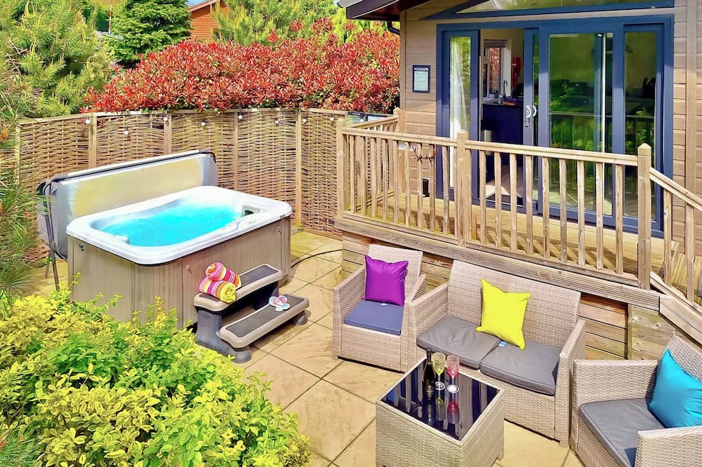 Raywell Ski Chalet | 1 bedroom accommodation in Raywell, Beverley