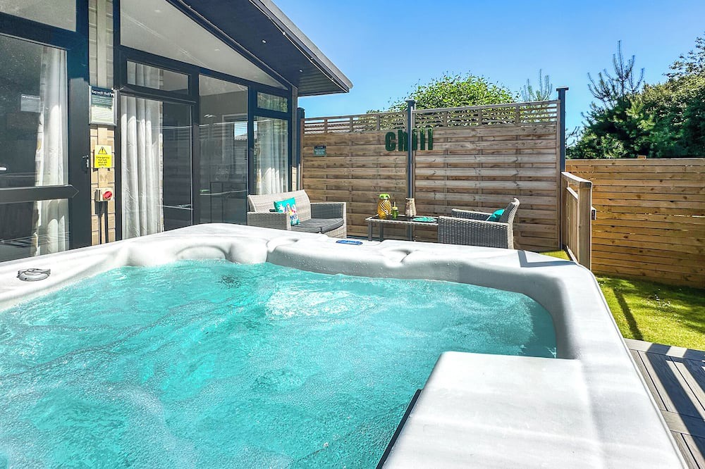Raywell Ski Chalet | 1 bedroom accommodation in Raywell, Beverley