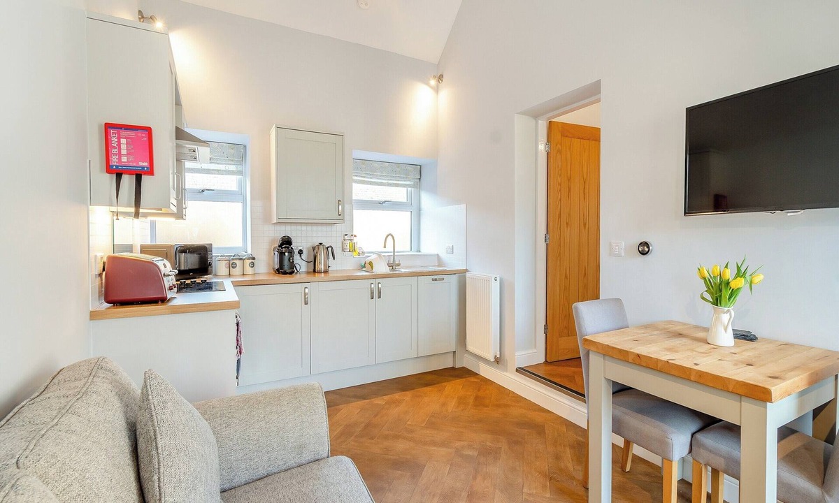 Cottingham Cottage | 1 bedroom accommodation in Low Hunsley, Cottingham
