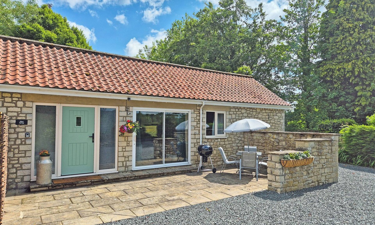 Easterside Cottage | 1 bedroom accommodation in Nawton, near Helmsley
