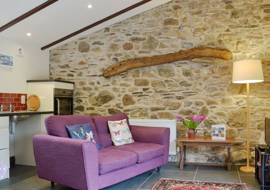 Callington Cabin | 1 bedroom accommodation in Linkinhorne, near Callington