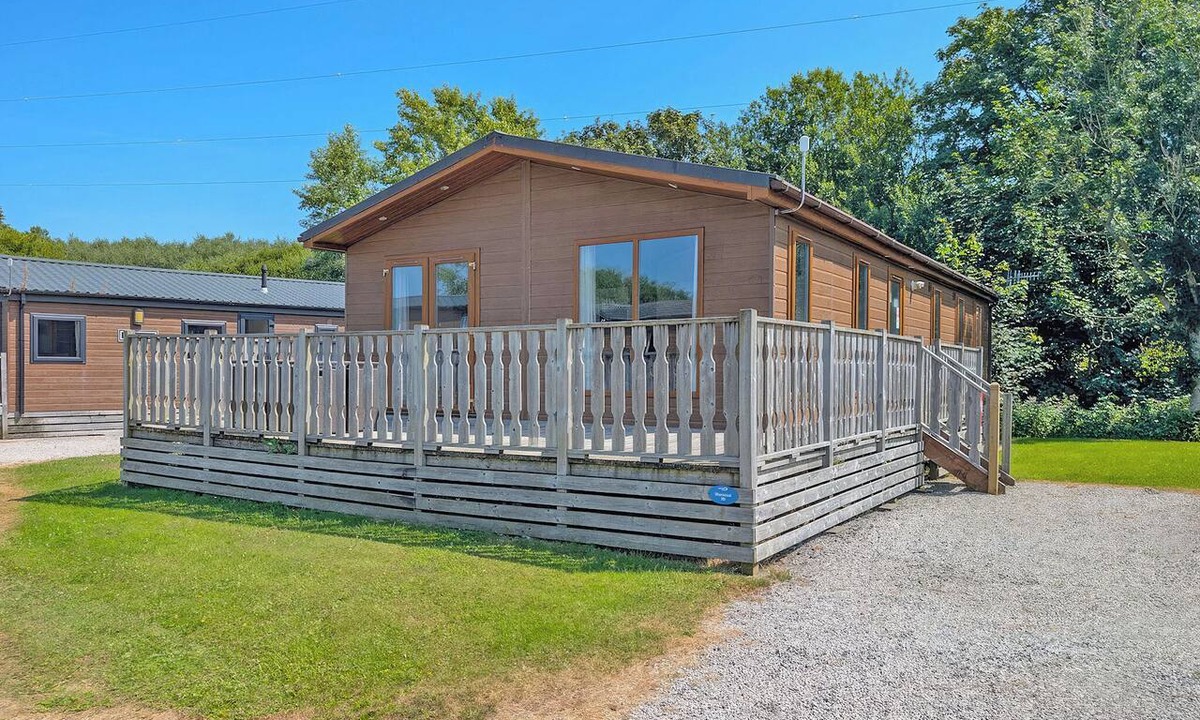 Carnforth Ski Chalet | 1 bedroom accommodation in Carnforth