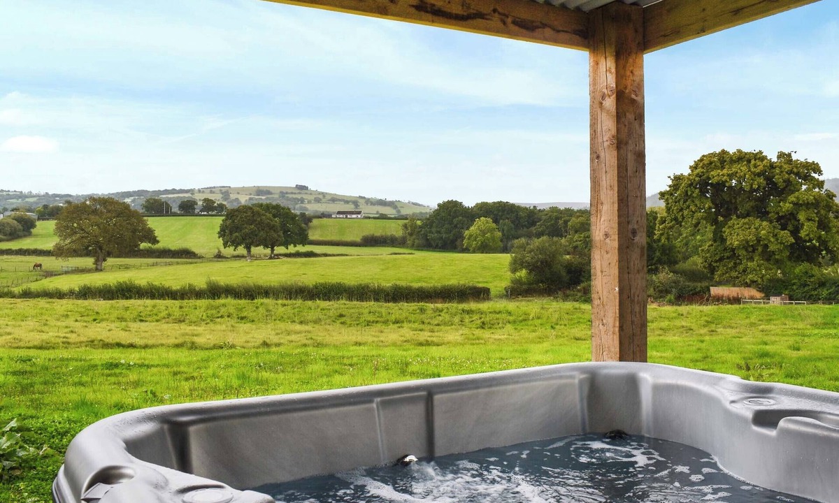 Llangadog Cottage | 1 bedroom accommodation in Llangadog , Carmarthenshire