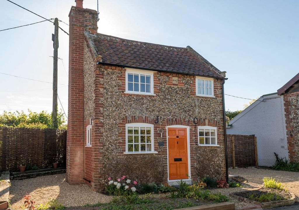 Blythburgh Cabin | 1 bedroom accommodation in Blythburgh, near Southwold