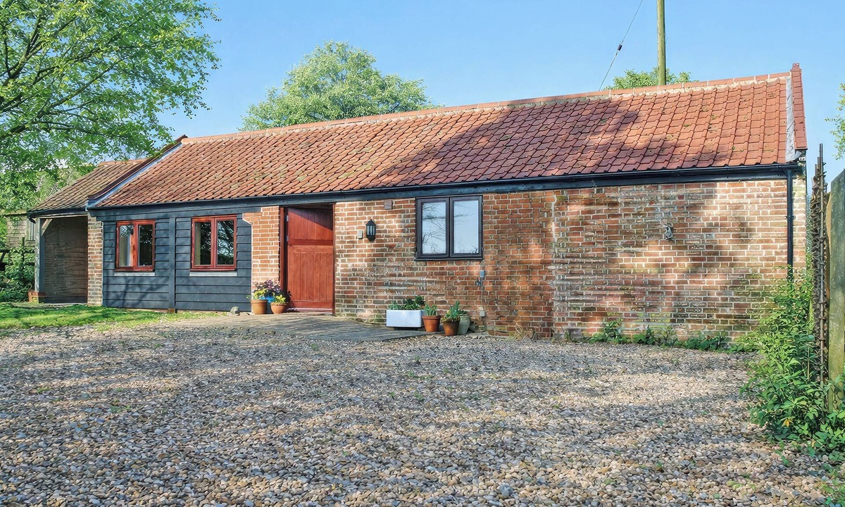 Norwich House | 1 bedroom accommodation in Langley