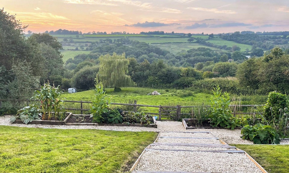West Buckland Cottage | 1 bedroom accommodation in Chard