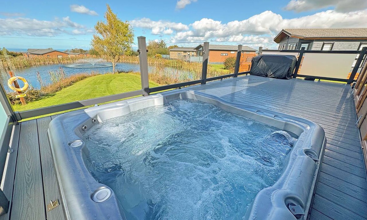 Llansantffraed Ski Chalet | 1 bedroom accommodation in Llanon