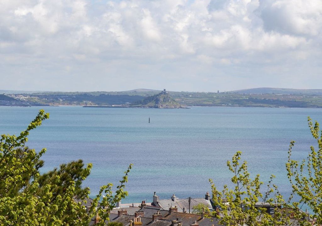 Newlyn Cabin | 1 bedroom accommodation in Newlyn, near Penzance