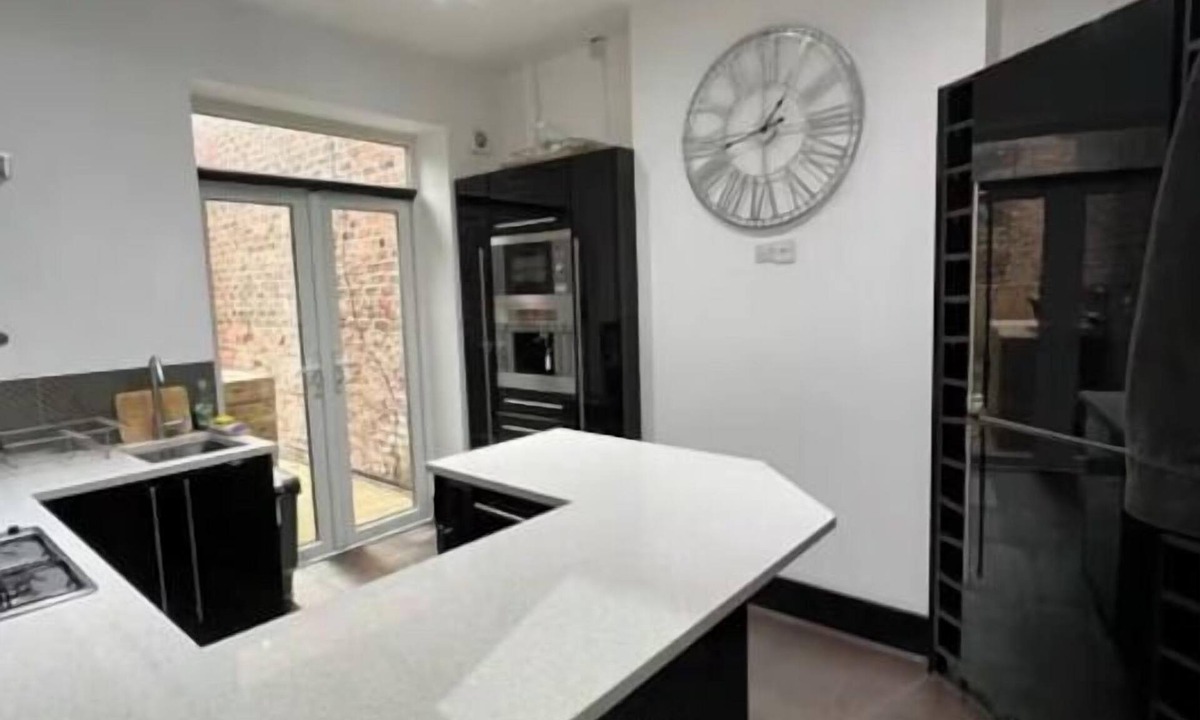Liverpool Bed & Breakfast | 100 Aigburth