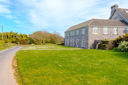 Thurlestone Apartment | 11 The Downs, coastal retreat Thurlestone South Devon