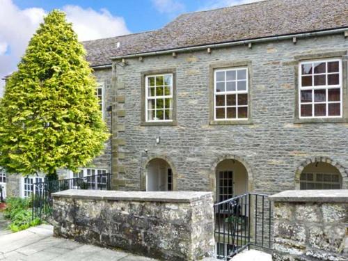 Airton House | 14 Riverside Walk