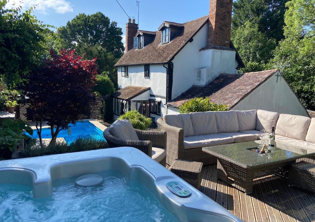 Cradley House | 16th Century cottage with heated pool & hot tub