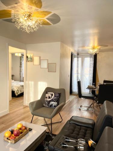 Chadwell Apartment | 1st Floor Crescent Apartment