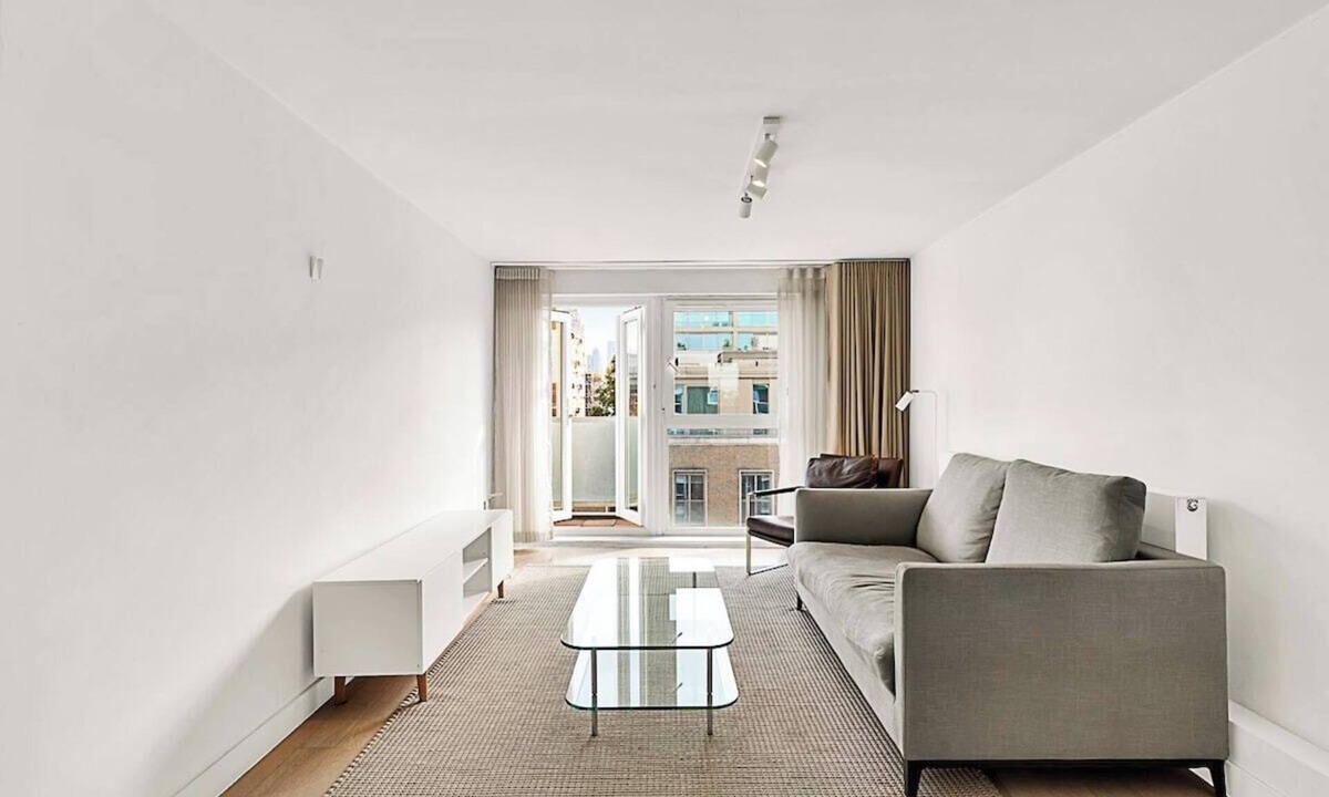 Churchill Apartment | 2-Bed, 2-Bath Third Floor Flat