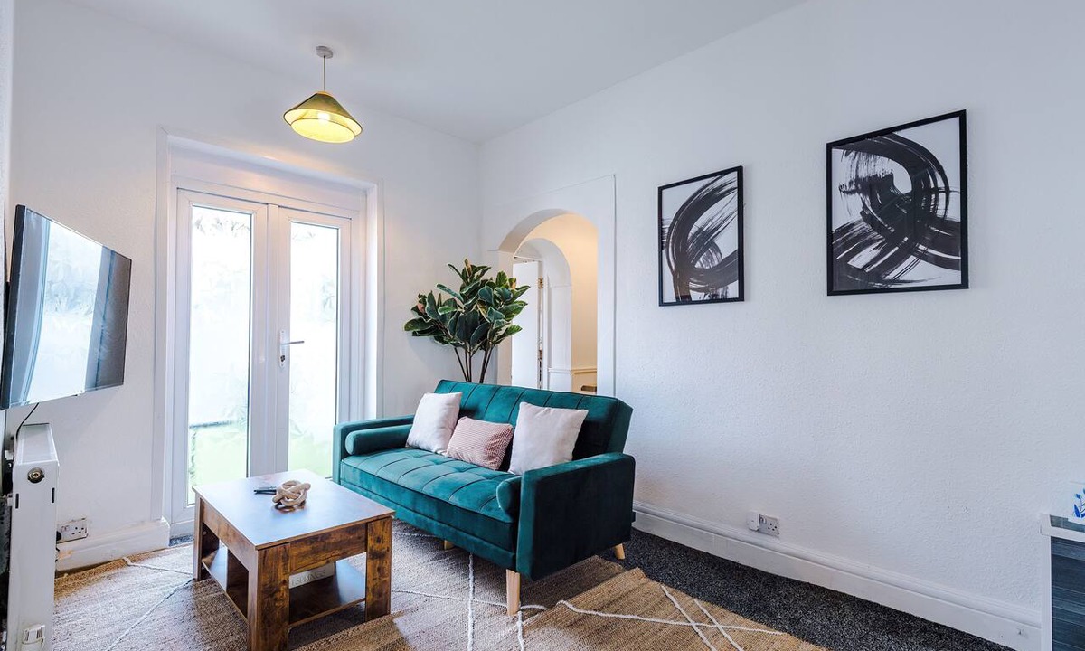 Bispham Apartment | 2 Bed apartment| sleeps up to 5|