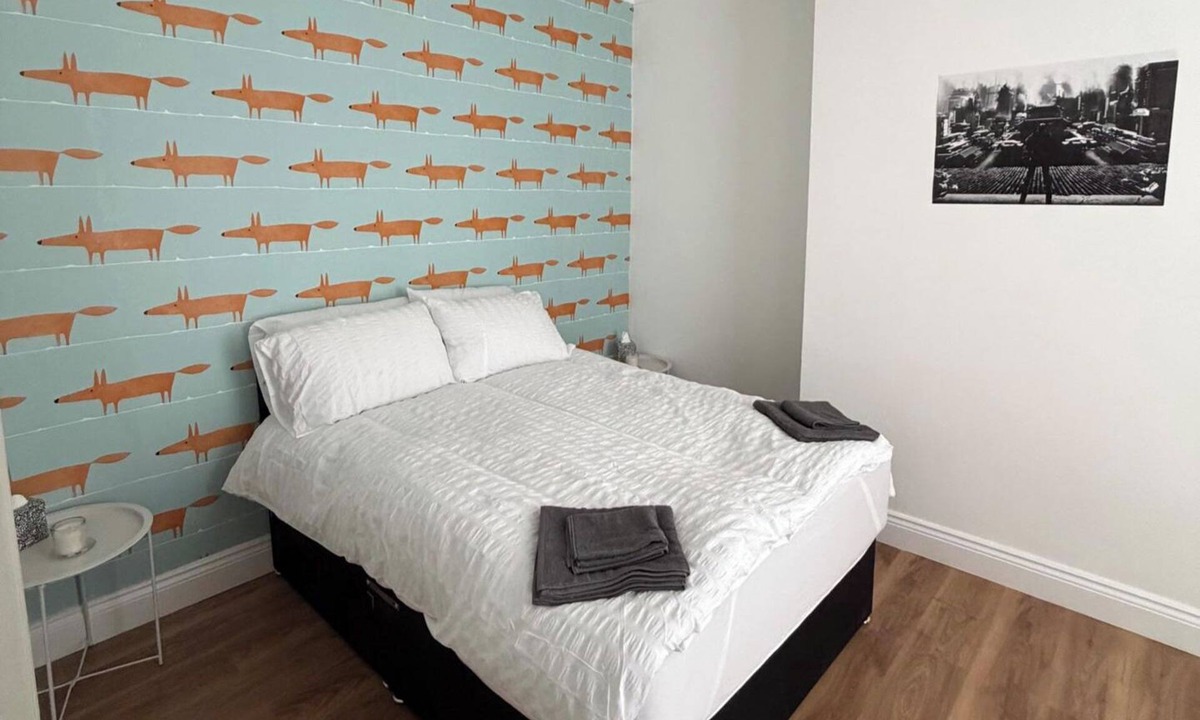 South Shields Apartment | 2 Bed Flat - Sleeps 3 - Parking - Wifi