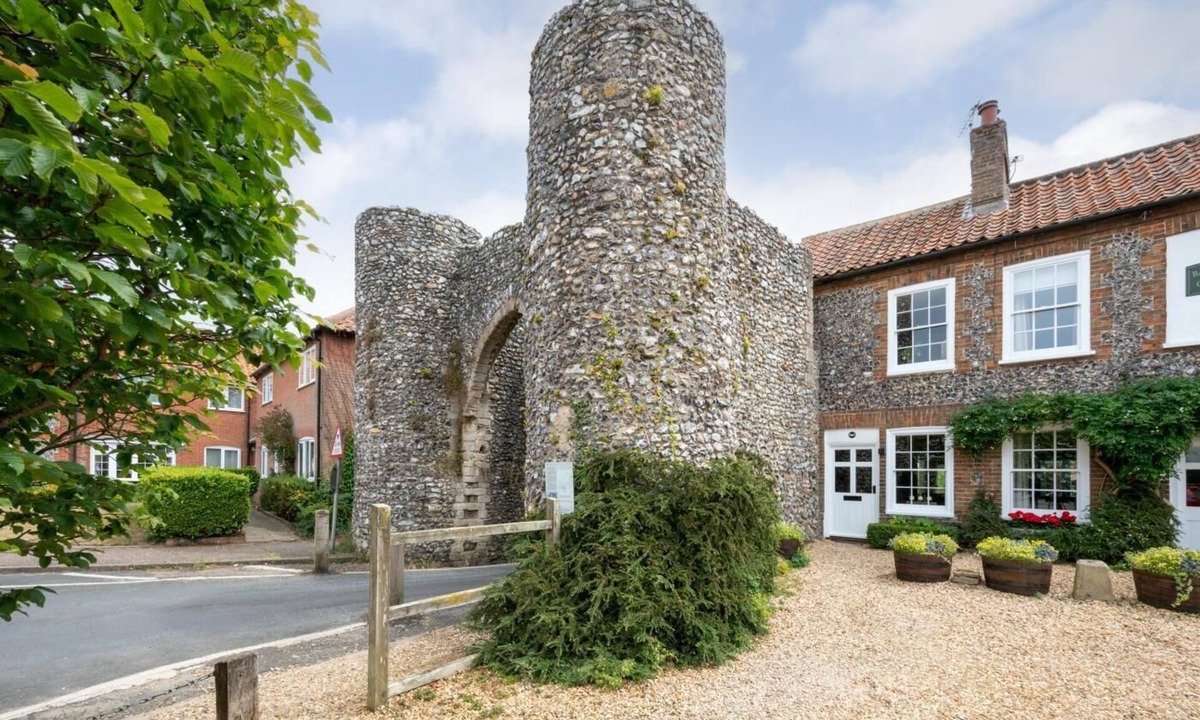 Castle Acre Cottage | 2 Bed in Castle Acre (oc-2307)