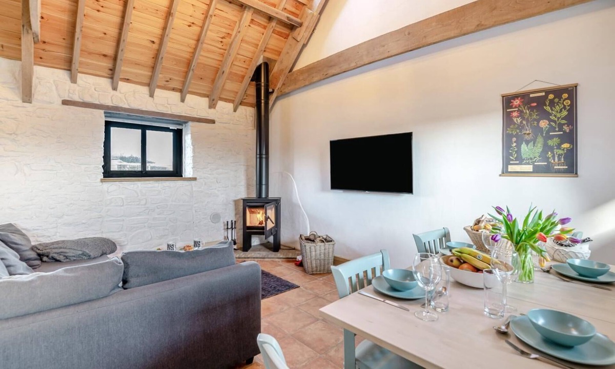 Clevedon Cottage | 2 Bed in Clevedon (oc-t30786)