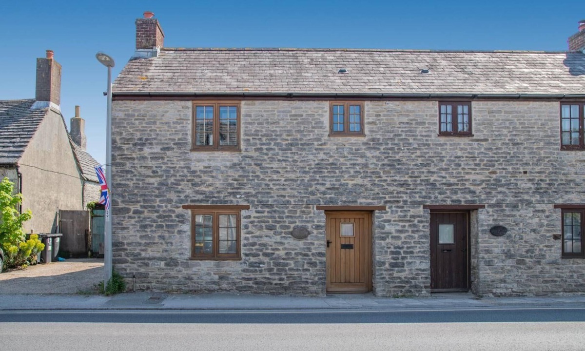 Corfe Castle Village Cottage | 2 Bed in Corfe Castle (oc-a30970)