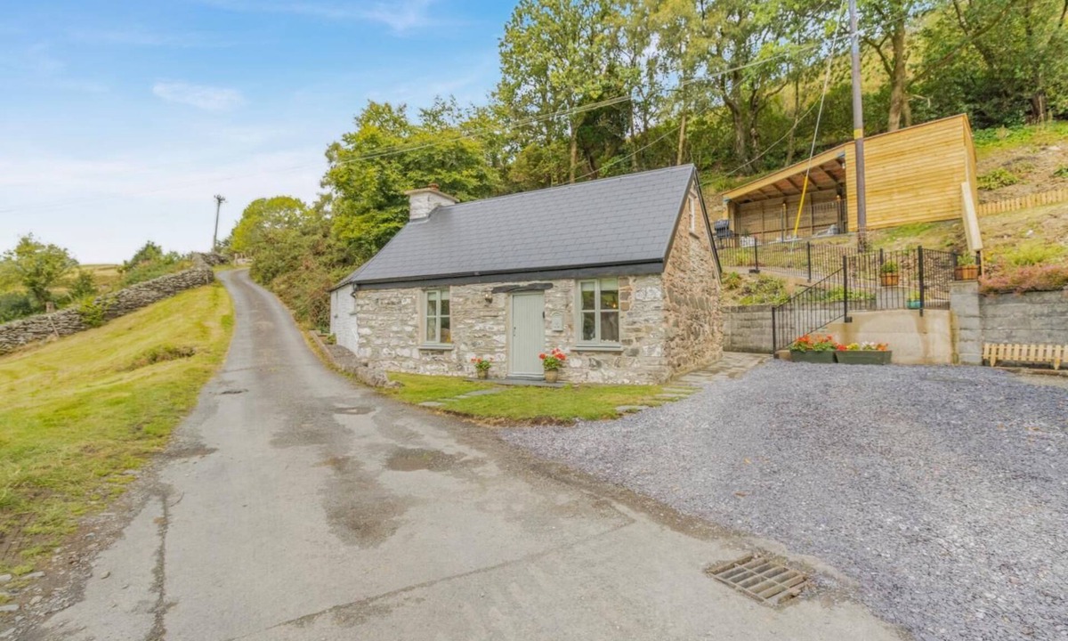 Cwmystwyth Cottage | 2 Bed in Cwmystwyth (oc-p32779)