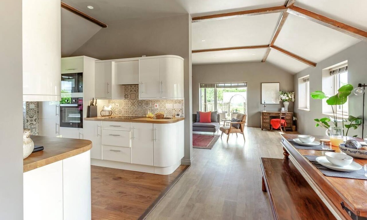Devizes House | 2 Bed in Devizes (oc-t43754)