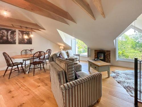 Lund House | 2 Bed in Driffield oc-88422
