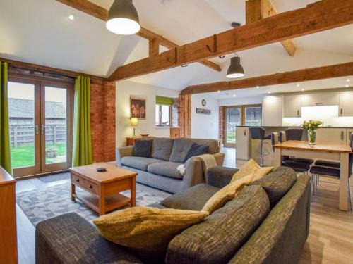 Moreton House | 2 Bed in Gloucester oc-60202