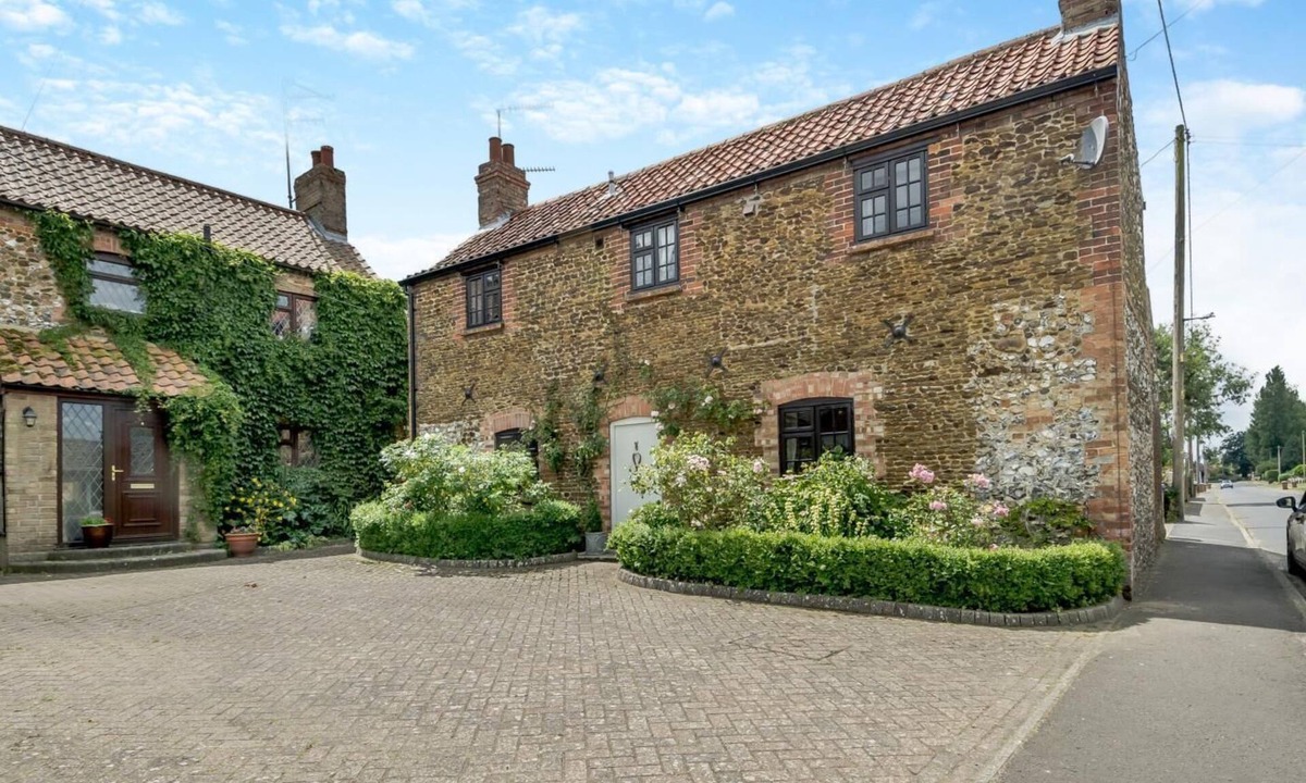 Grimston Cottage | 2 Bed in Grimston (oc-1622)