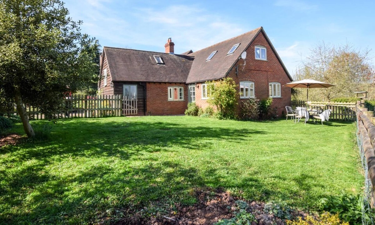 Upper Sapey Cottage | 2 Bed in Hanley William (oc-d30115)