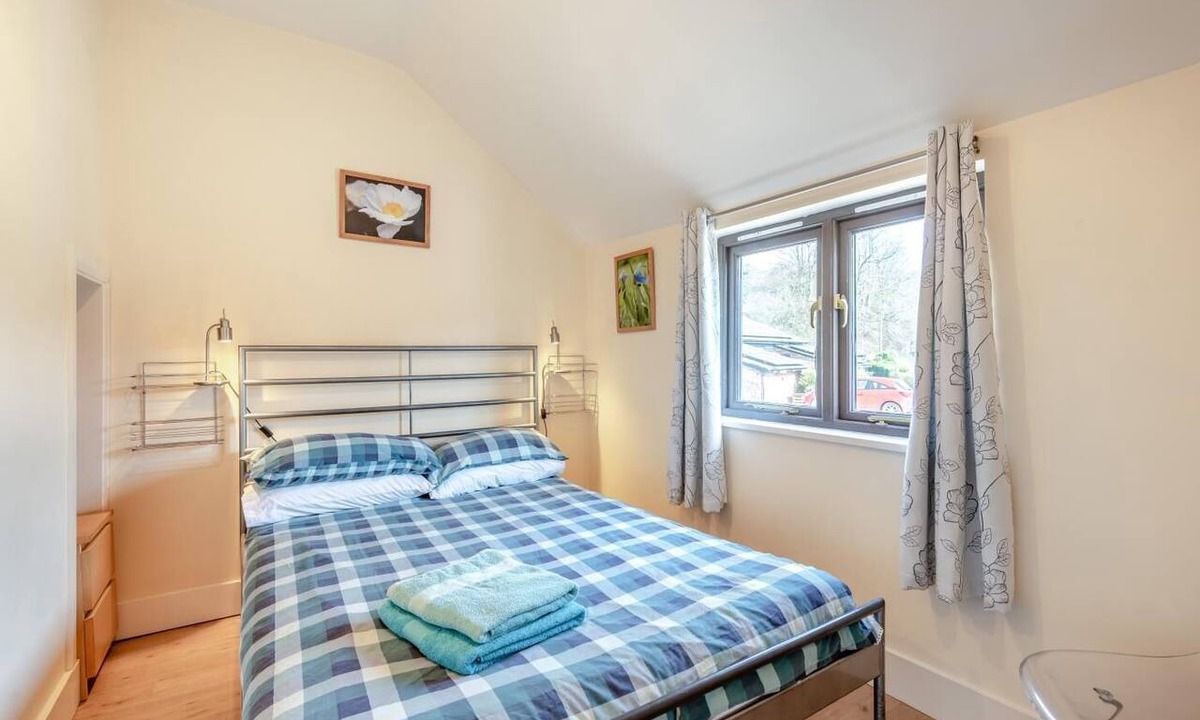 Elmsted Cottage | 2 Bed in Hastingleigh (oc-c36342)