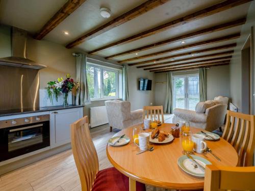 Fourstones Near Bentham Cabin | 2 Bed in Lancaster oc-82857