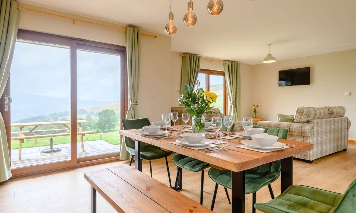 Llandrindod Wells Ski Chalet | 2 Bed in Llandrindod Wells (oc-89063)