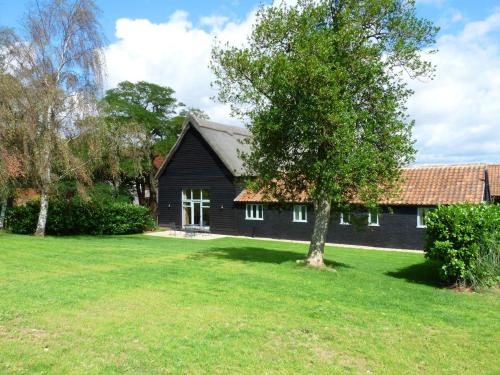 Norwich House | 2 Bed in Loddon oc-1205