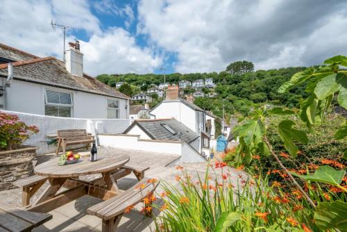 West Looe House | 2 Bed in Looe oc-p00806
