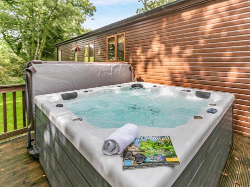 Graddon Cross Cabin | 2 Bed in Okehampton oc-06200