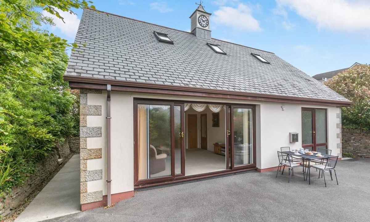 Redruth House | 2 Bed in Redruth (oc-54586)