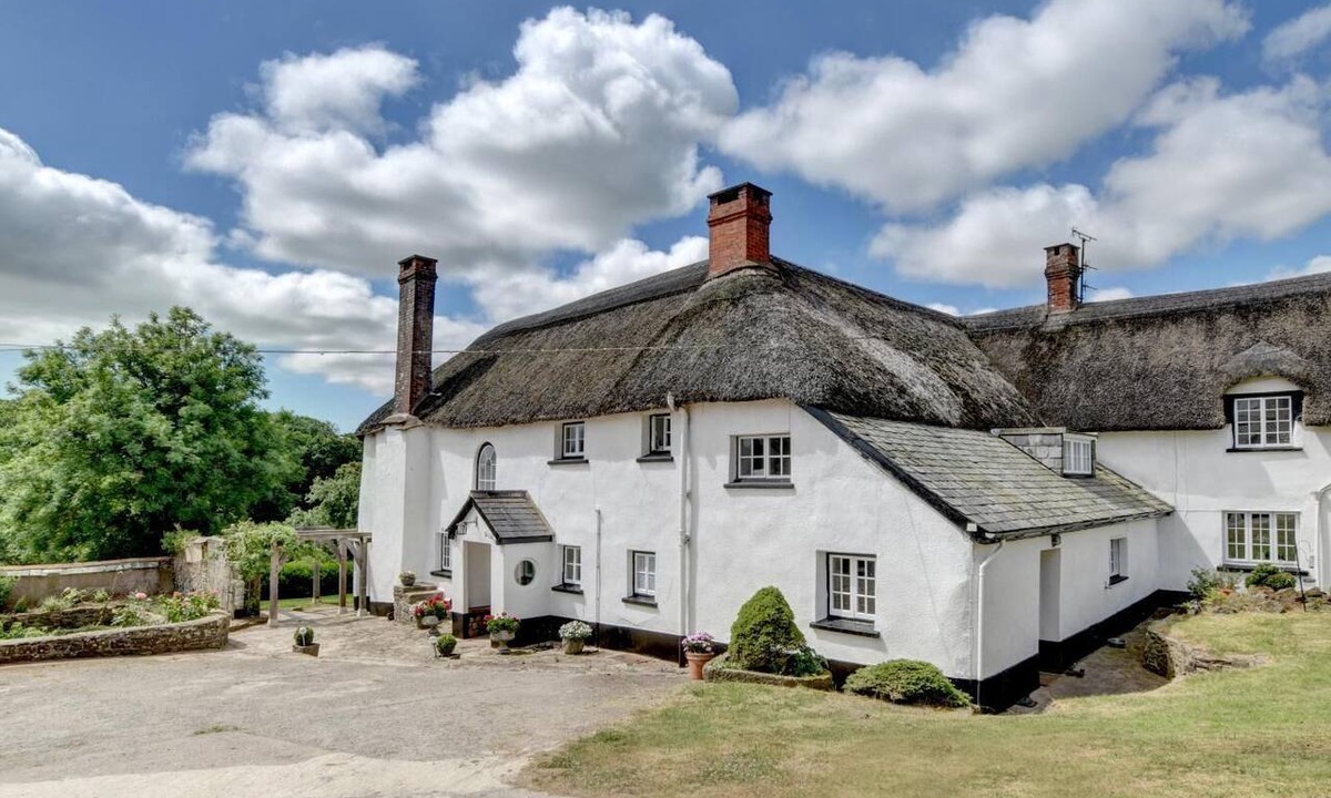 Ash Mill Cottage | 2 Bed in Rose Ash (oc-nether)