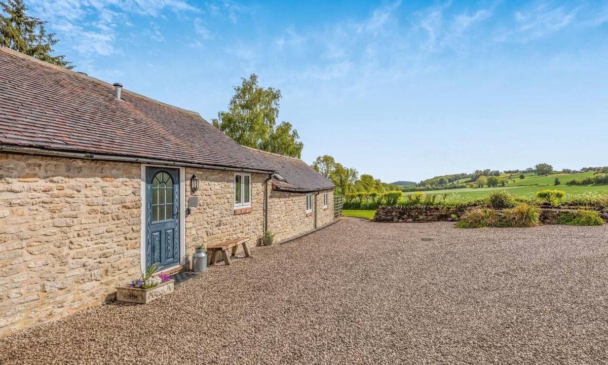 Much Wenlock Cottage | 2 Bed in Stretton Westwood (oc-c40243)
