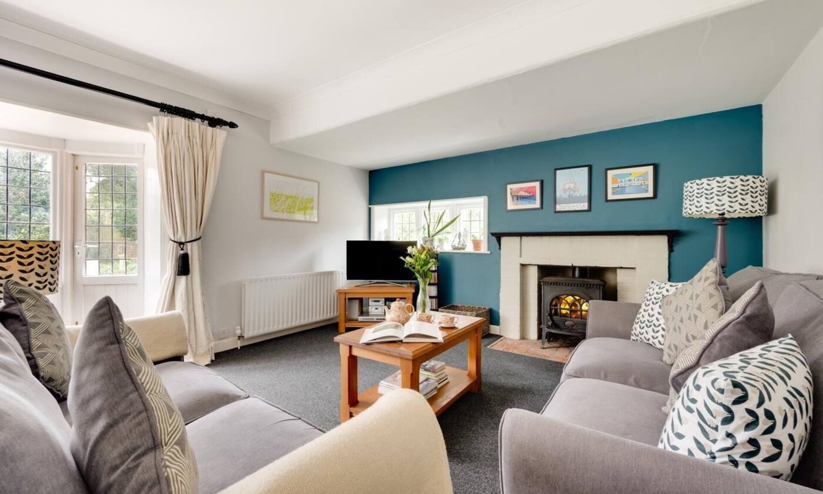 Walberswick Cottage | 2 Bed in Walberswick (oc-hstone)