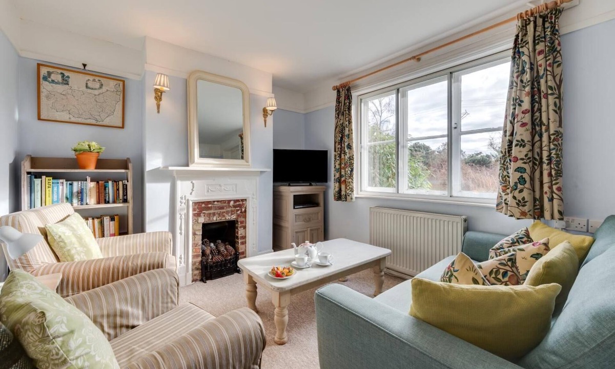 Walberswick Cottage | 2 Bed in Walberswick (oc-grs)