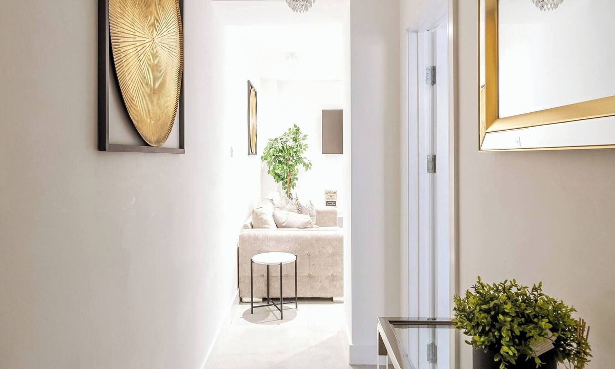Rochester Apartment | 2 Bed Stylish Central Rochester Apartment Sleeps 4 Netflix Work Space
