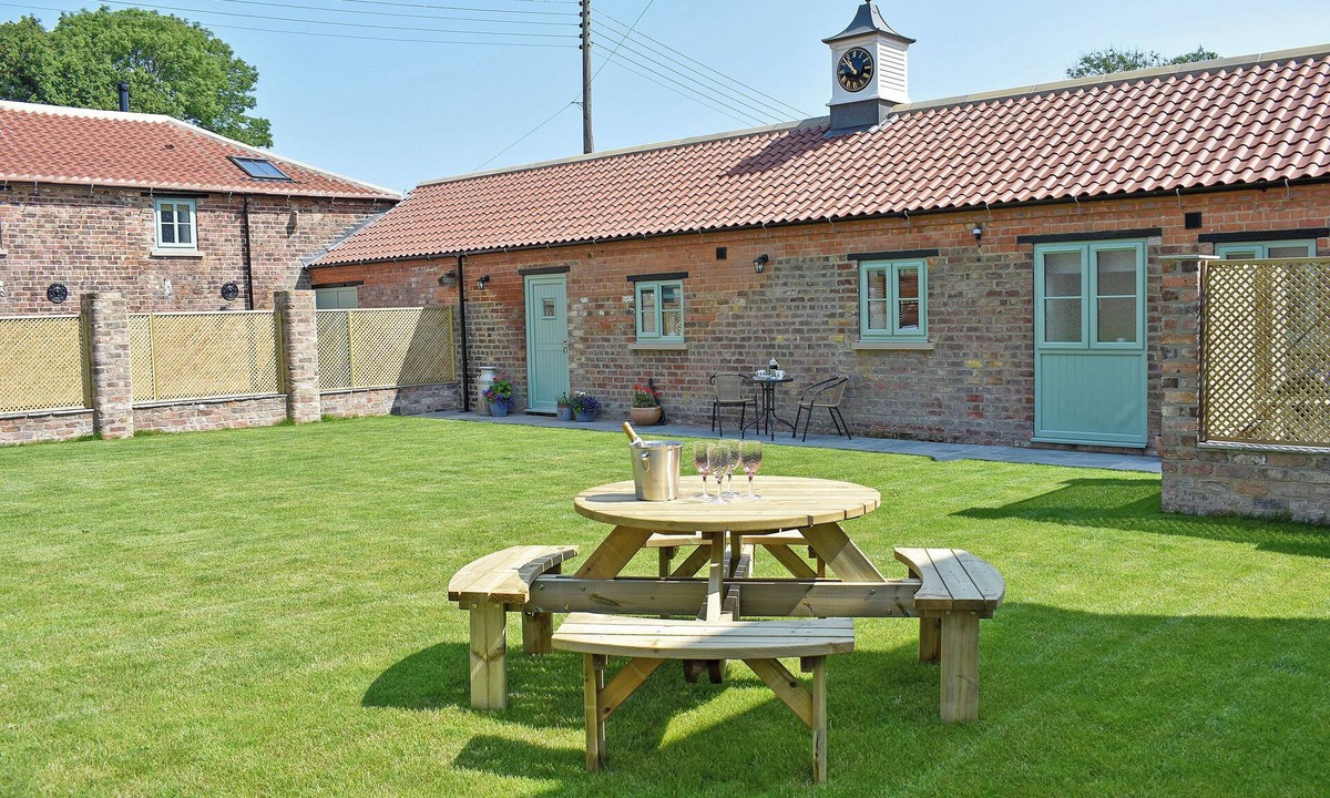 Helperthorpe Cottage | 2 bedroom accommodation in Langtoft, near Driffield