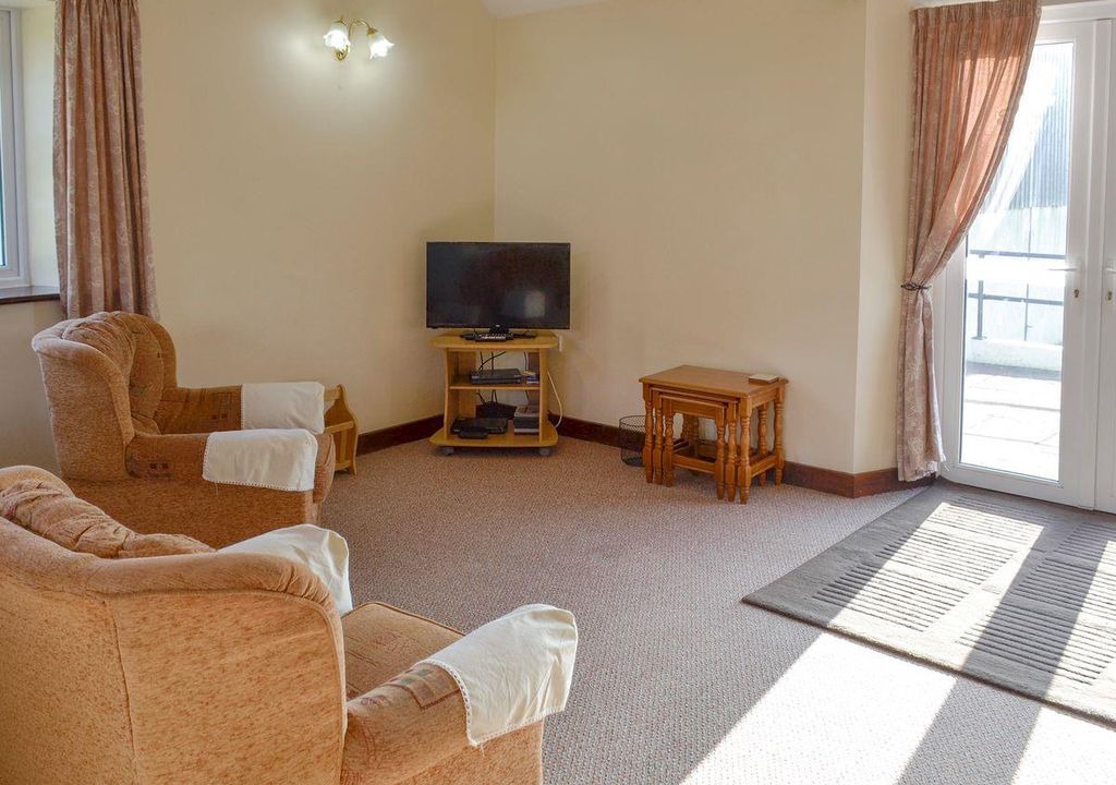 Shipton Gorge Cabin | 2 bedroom accommodation in Shipton Gorge